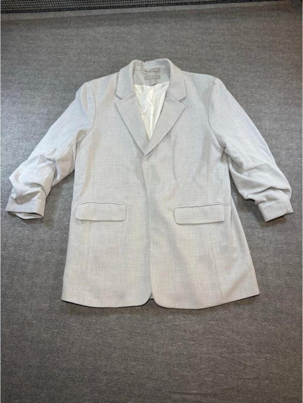 H&M Women’s Blazer 1/4 Sleeve-Large/Light Blueish Gray/Pockets